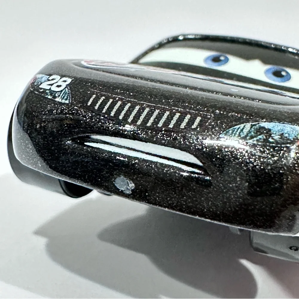 Disney Cars Brick Yardley #24 Vitoline, Aiken Axler #28 Nitroade Die-cast